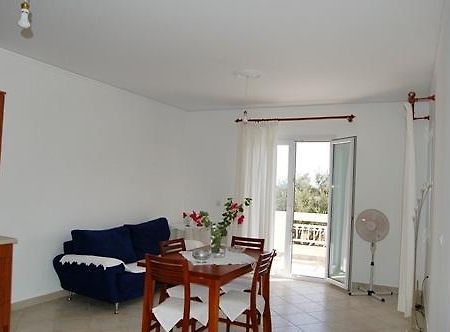 Villa Vourda Marathokampos Bilik gambar